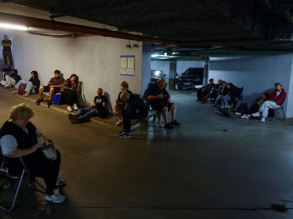 Basement Jadi Tempat Berlindung Warga Saat Kyiv Diserang