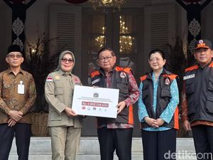 Pramono Lepas Bantuan Rp 5,8 M untuk Korban Gempa NTT