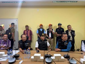 Iqbal dan Koster Sambangi Korban Gempa NTT, Disambut Laka Lena