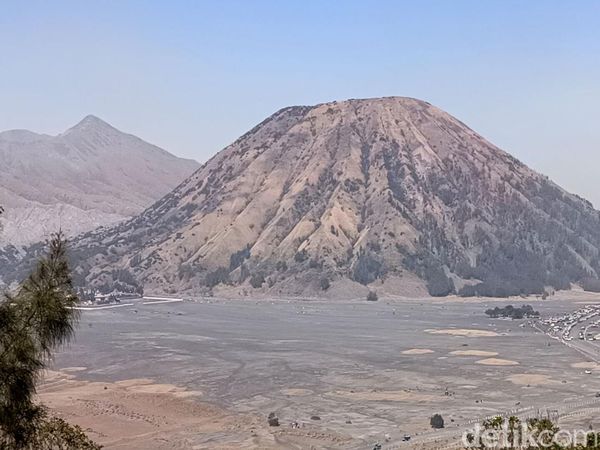 Gunung Bromo Kembali Dibuka Usai Karhutla