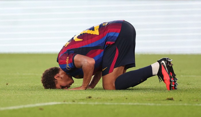 Soccer Football - Pre Season Friendly - FC Barcelona v Al Ahly - Spotify Camp Nou, Barcelona, Spain - August 19, 2026 FC Barcelonas Hamza Abdelkarim celebrates scoring their first goal REUTERS/Bruna Casas