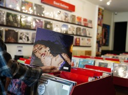 Koleksi LEGO Olivia Rodrigo Vinyl Hunt Resmi Rilis, Siap Berburu?