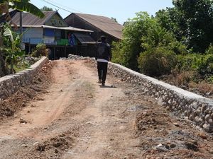 Penantian Panjang, Warga Romang Tangayya Makassar Segera Nikmati Jalan Mulus