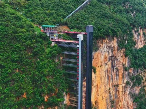 Lift Tebing 288 Meter di China Pangkas Perjalanan 6 Jam Jadi 30 Menit