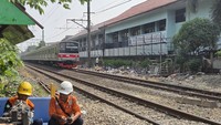 2 Orang Tewas Tertemper KRL Hari Ini: Siswa SMA di Kalideres dan Lansia di Tebet
