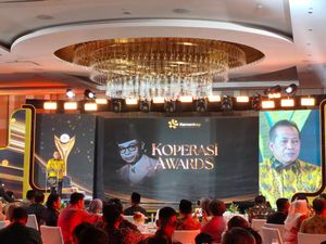 Video Menkop di Koperasi Awards: Kita Ingin Koperasi Dekat dengan Rakyat