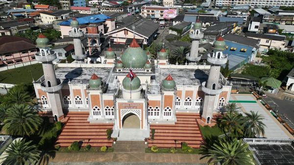 Masjid Pusat Pattani, Ikon Islam Thailand yang Mirip Taj Mahal