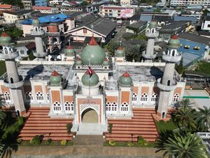 Masjid Pusat Pattani, Ikon Islam Thailand yang Mirip Taj Mahal
