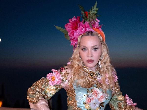 Gaya Ultra-glamor Madonna Rayakan Ultah ke-68, Mesra Bareng Pacar Brondong