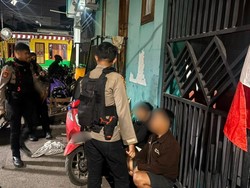 Hendak Tawuran, 2 Pemuda Bawa Celurit Diamankan Polisi di Lubang Buaya