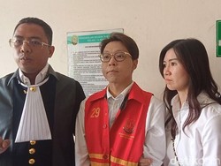 Saksi Kunci Mangkir, Sidang Richard Lee Ditunda