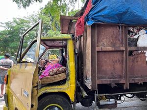 Sopir Truk Sampah DLH Bogor Meninggal Tertidur di Ruang Kemudi
