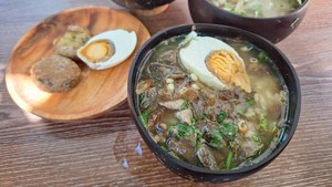 Viral Soto Bathok di Mataram, Warga Rela Antre Sejak Pagi