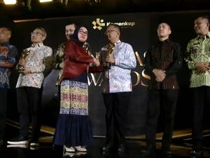 Bupati PALI Raih Bakti Koperasi Nayaka Mahambara dalam Koperasi Awards 2026