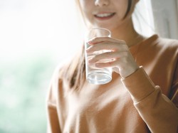 Seberapa Banyak Perlu Minum Air Putih agar Ginjal Tetap Aman?