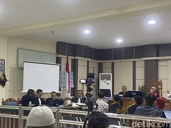 Ajudan Bupati Pekalongan Ngaku Terima Duit Kadis Buat Parsel Timses