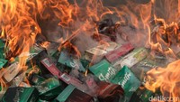 Bea Cukai Musnahkan 41 Juta Batang Rokok dan Miras Ilegal