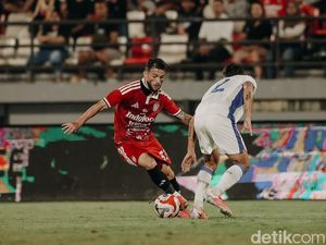 Johnny Jansen Puji Debut Jay Herdman di Bali United