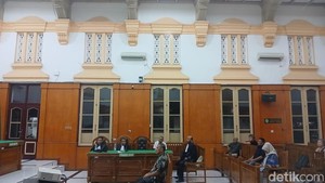 Eks Kadisdik Tebing Tinggi Divonis 7,5 Tahun Bui di Kasus Korupsi Smartboard