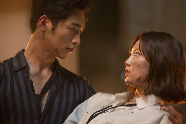 Gong Seung Yeon dan Seo Kang Joon di Are You Human?/ Foto: soompi.com Gong Seung Yeon dan Seo Kang Joon di Are You Human?/ Foto: soompi.com