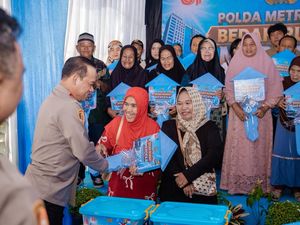 Polda Metro Jaya Resmikan 35 Rumah Layak Huni