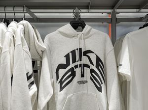 Nike Plaza Senayan Resmi Dibuka, Rilis Koleksi BTS yang Bisa Dipersonalisasi