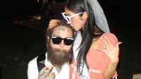 Post Malone Lamar Christy Lee dengan Cincin Berlian Jumbo Seharga Rp 35 M