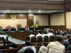 8 Terdakwa Kasus Korupsi LPEI Rp 992 M Dituntut 8,5 hingga 13 Tahun Penjara