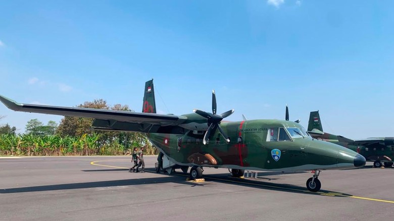 Seskab: 30 Pesawat Jaga Kalimantan Terkait Karhutla, 22 Armada Kepung Sumatera