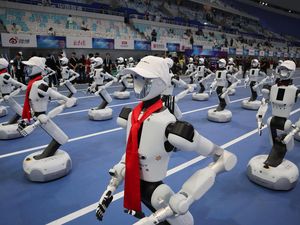2.056 Robot Humanoid Bertanding di Beijing