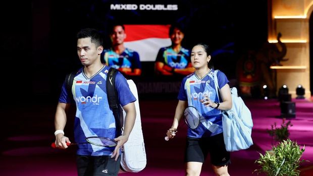Ganda campuran Amri Syahnawi/Nita Violina Marwah meraih medali perunggu Kejuaraan Dunia BWF 2026 usai kalah dari wakil China pada babak semifinal, di India, Sabtu (22/8).
