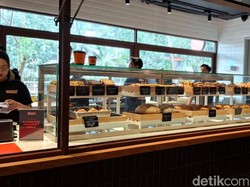 Kafe Asal Hong Kong Hadir di Jakarta! Sajikan Kopi hingga Rendang Donburi