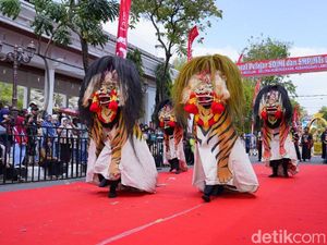 Kemeriahan Karnaval di Lamongan Semarakan HUT RI
