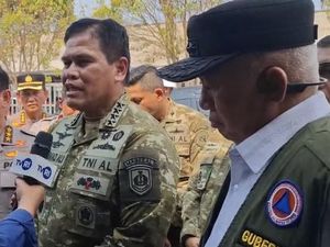 Pantau Karhutla, KSAL dan Gubernur Kalsel Nilai Asap Tak Separah di Medsos