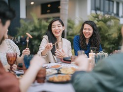 Tak Hanya Seru, Makan di Outdoor Punya 4 Manfaat Ini