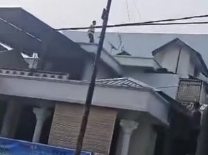 Viral Maling di Medan Beraksi Siang Bolong Kabur Lewat Atap Rumah