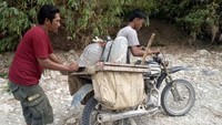 Potret Perjuangan Warga Nganjuk Cari Air Bersih, Tempuh Jarak 1 Km