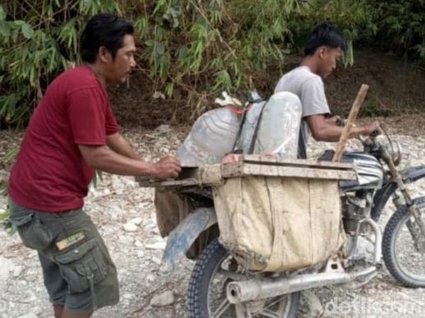 Potret Perjuangan Warga Nganjuk Cari Air Bersih, Tempuh Jarak 1 Km