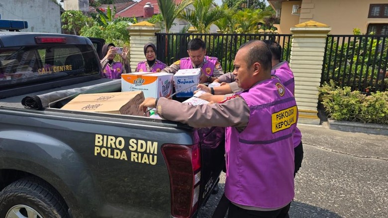 Polda Riau Kirim Tim Medis dan Trauma Healing ke Lokasi Karhutla Kerumutan