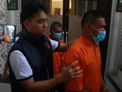 Polisi Tetapkan Pria Senter dan Pemilik Lahan Tersangka Karhutla