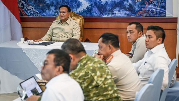 Prabowo Minta TNI Polri Turun Langsung Tangani Karhutla