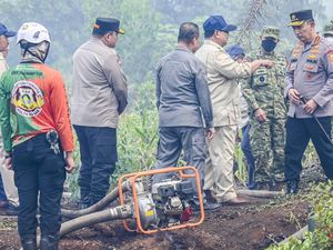 Potret Prabowo Tinjau Langsung Penanganan Karhutla di Kalimantan