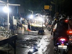 Pedagang Ditertibkan, Begini Kondisi Jalan Depan Kramat Jati Saat Malam