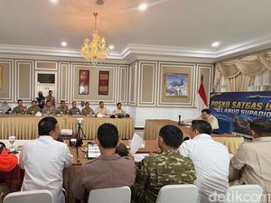 Tiba di Kalbar, Prabowo Langsung Pimpin Rapat Terbatas Penanganan Karhutla