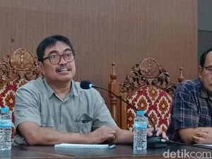 Blak-blakan Warek Unsoed Cerita Detik-detik Diperiksa KPK hingga Malam