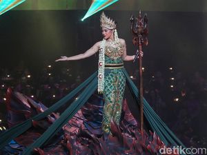 Yura Yunita Sang Nyi Roro Kidul Terbang Setinggi 10 Meter hingga Naik Naga