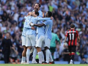 Hasil Liga Inggris: Man City Menang Comeback, Liverpool Seri