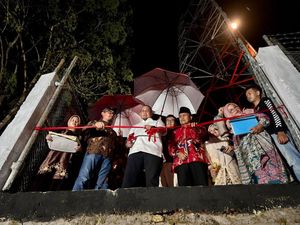 Andre Rosiade Resmikan BTS Telkomsel, Warga Nan Tujuah Kini Dapat Sinyal