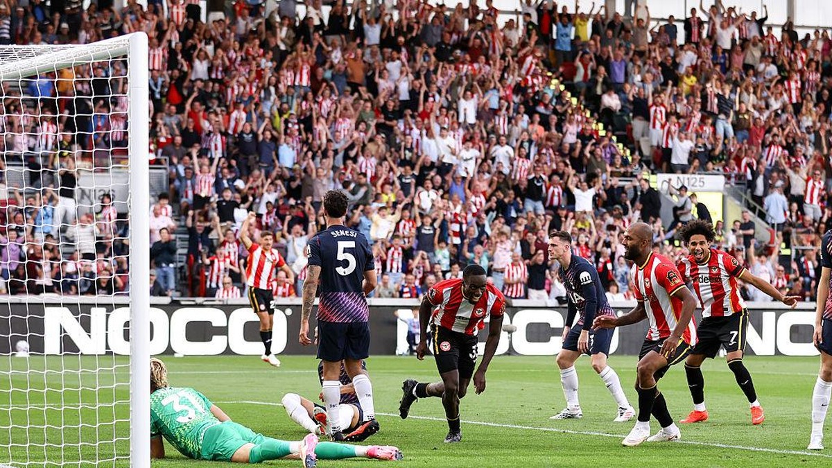 Brentford kalahkan Tottenham Hotspur 3-0 di pekan pertama Liga Inggris 2026/2027. (Offside via Getty Images/Jacques Feeney/Offside)