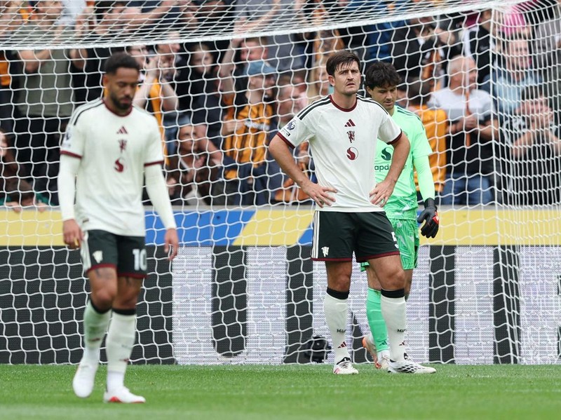 Soccer Football - Premier League - Hull City v Manchester United - MKM Stadium, Hull, Britain - August 22, 2026 Manchester United's Harry Maguire and Senne Lammens react after Hull City's Nobel Mendy scores their second goal REUTERS/Scott Heppell EDITORIAL USE ONLY. NO USE WITH UNAUTHORIZED AUDIO, VIDEO, DATA, FIXTURE LISTS, CLUB/LEAGUE LOGOS OR 'LIVE' SERVICES. ONLINE IN-MATCH USE LIMITED TO 120 IMAGES, NO VIDEO EMULATION. NO USE IN BETTING, GAMES OR SINGLE CLUB/LEAGUE/PLAYER PUBLICATIONS. PLEASE CONTACT YOUR ACCOUNT REPRESENTATIVE FOR FURTHER DETAILS..